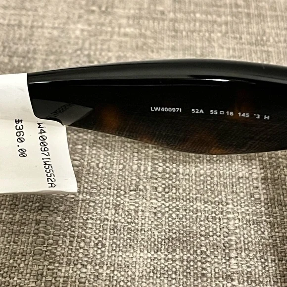 Loewe Brown Aviator Sunglasses Classic Elegance - Picture 4 of 5